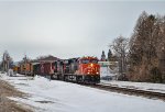 CN 3190 leads 402 near Rue Belzile